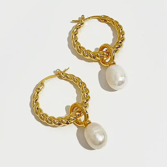 EVA TWISTED PEARL HOOP