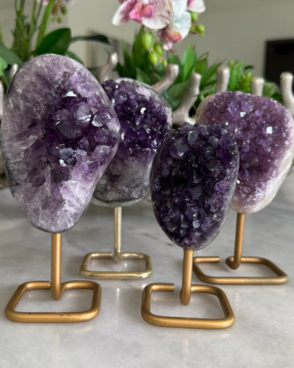 AMETHYST ON STAND